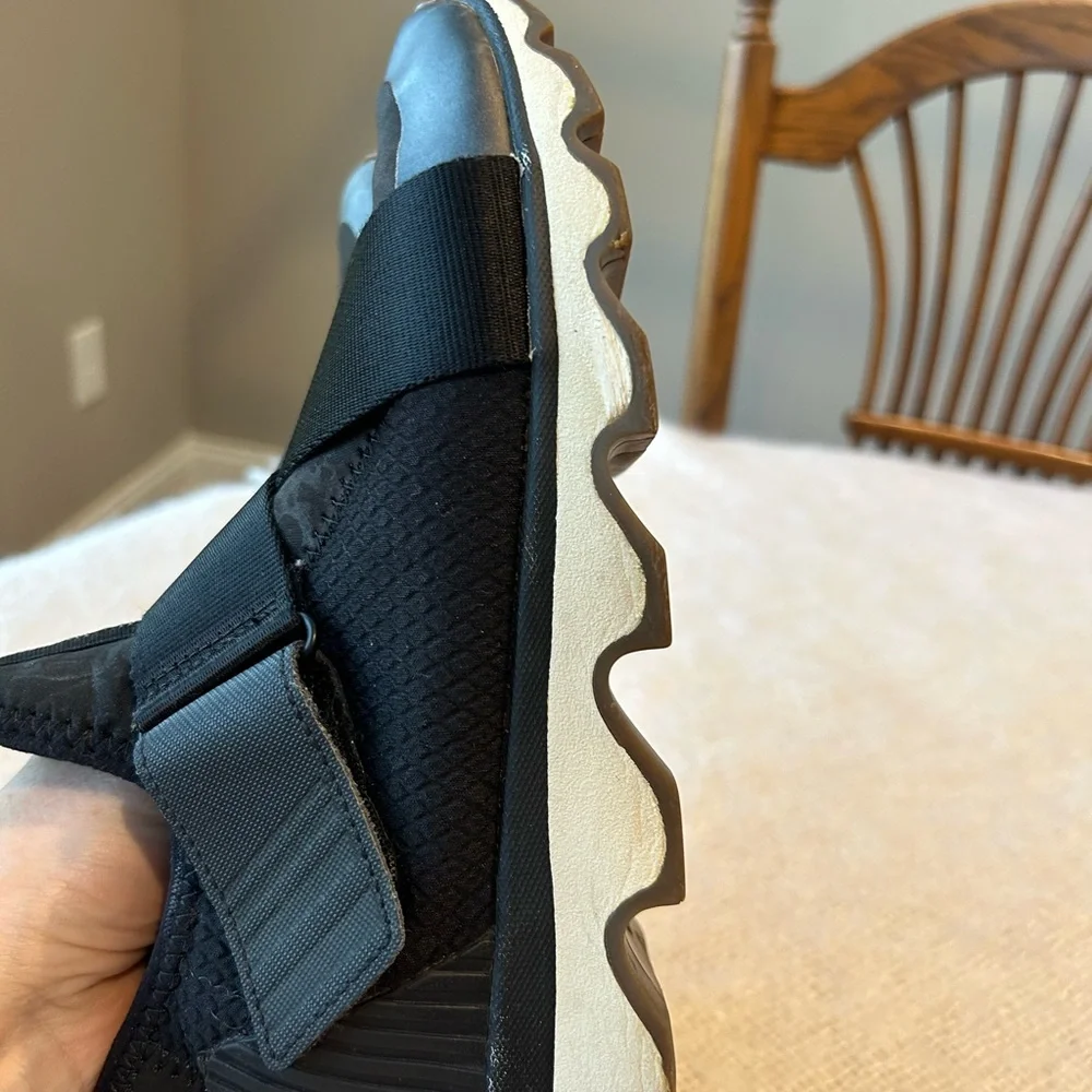 Sorel sneakers size 7.5